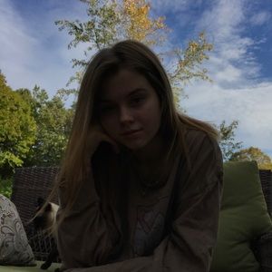 Meet your Posher, Ella